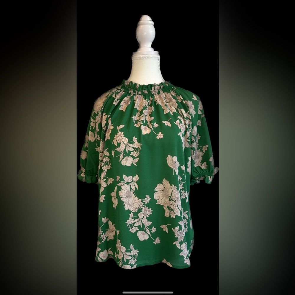 Sienna Sky brand. Green and cream floral blouse. Cute & elegant. Size S.